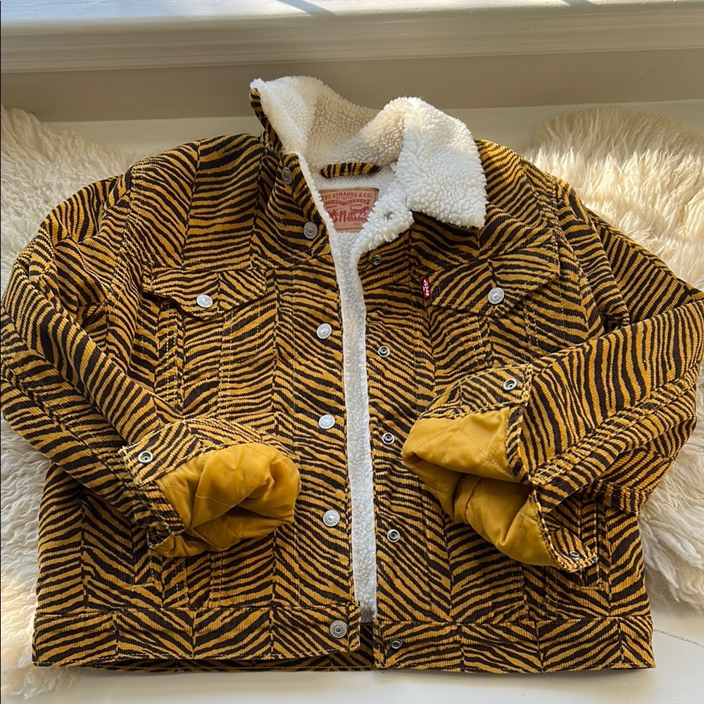 Levi's Corduroy Sherpa Trucker Jacket Women's Medium Tiger Stripe 🐅